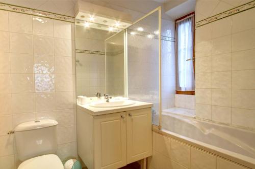 Ванная комната в Le Chalet Joly