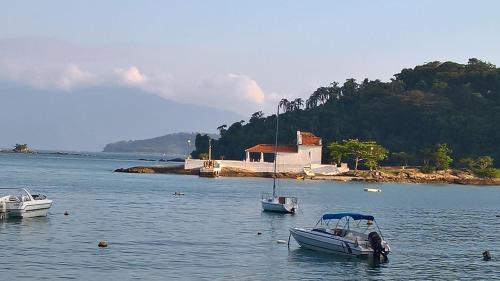 Apartamento Beira-mar Viagem Sustentável Angra dos Reis, Bonfim Cond Refúgio do Corsário Menor preço em Apartamento Beira-mar Viagem Sustentável Angra dos Reis, Bonfim Cond Refúgio do Corsário