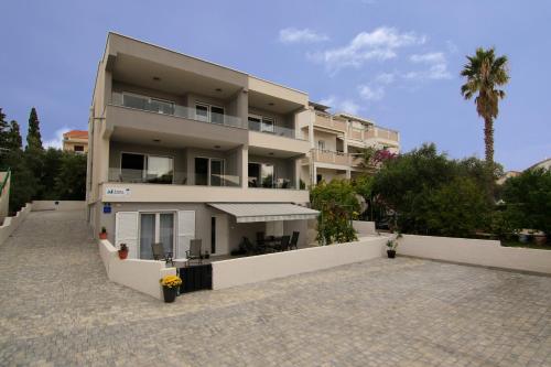 Apartments Luna