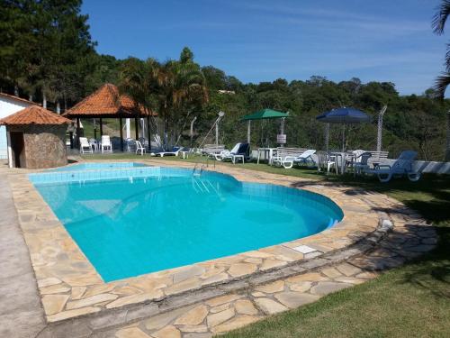 A piscina localizada em Aconchego no Campo ou nos arredores