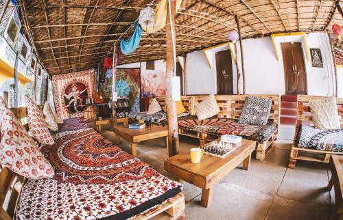 Ein Sitzbereich in der Unterkunft Dreams Hostel