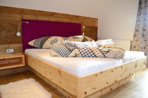 Postel nebo postele na pokoji v ubytování Chalet Hoamat