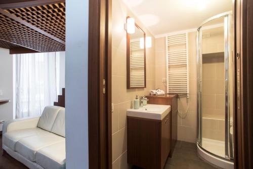 Vonios kambarys apgyvendinimo įstaigoje Trevi Fountain - Lovely Loft Apartment