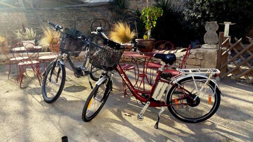 Vožnja bicikla kod ili u okolini objekta Le Clos des Aramons