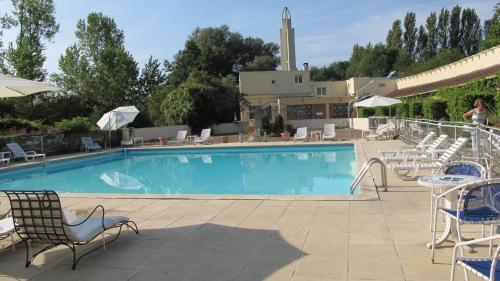 Πισίνα στο ή κοντά στο Hôtel Acostel