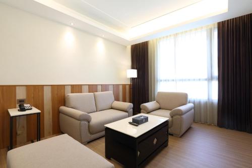 Posezení v ubytování Full Kind Hotel