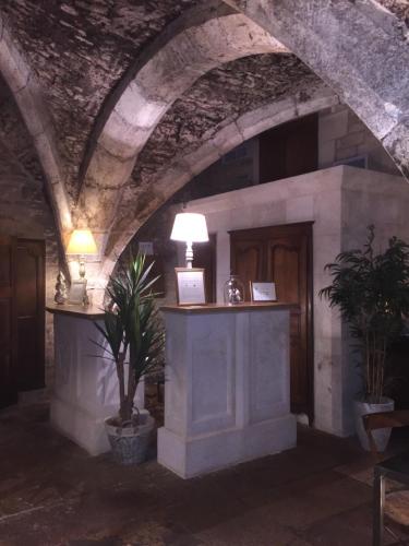 Gambar di galeri bagi Abbaye de Maizières di Beaune