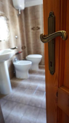 Koupelna v ubytování Favelle House