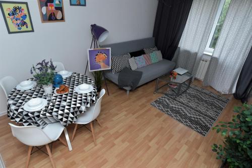 Fotografia z galérie ubytovania Hello Warsaw! Calm Artistic City Center Apartment vo Varšave