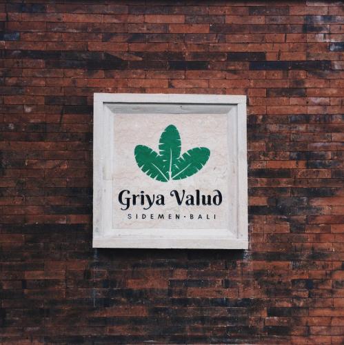Certifikát, hodnocení, plakát nebo jiný dokument vystavený v ubytování Griya Valud