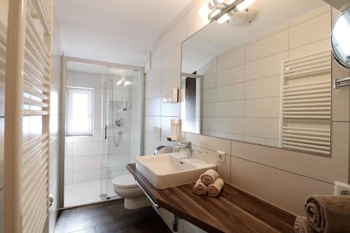 A bathroom at Appartements Umfahrer