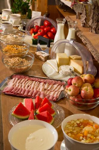 Makanan di atau berdekatan hotel