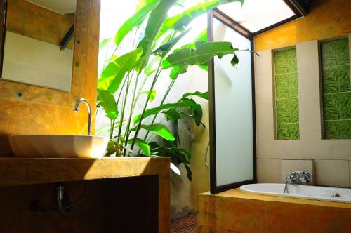 Phòng tắm tại Phumimalee Nature View Resort