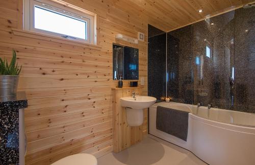 Gallery image of The Chalet, Holidays for All in Dunbar