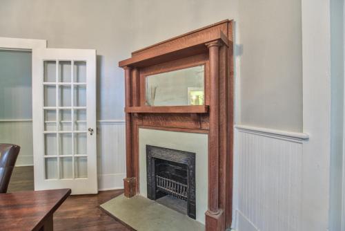 Fotografie z fotogalerie ubytování Classic/Modern Downtown Home v destinaci Valdosta