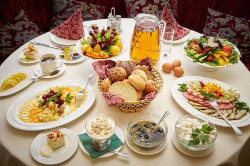 
Обед и/или ужин для гостей Бизнес-Отель Протон 
