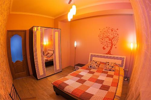 Кровать или кровати в номере Квартира подобово в центрі на вулиці Краківській 34а Площа Ринок сам центер міста Львова