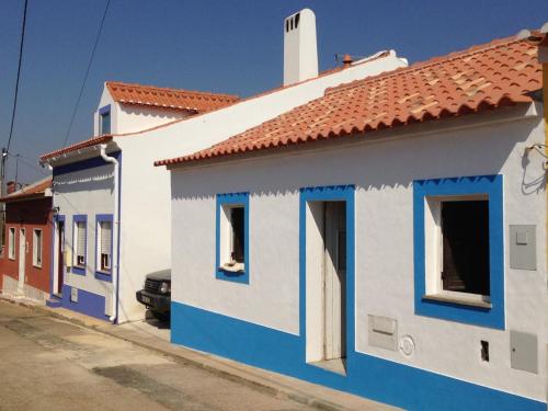 Το κτήριο όπου στεγάζεται  η παραθεριστική κατοικία