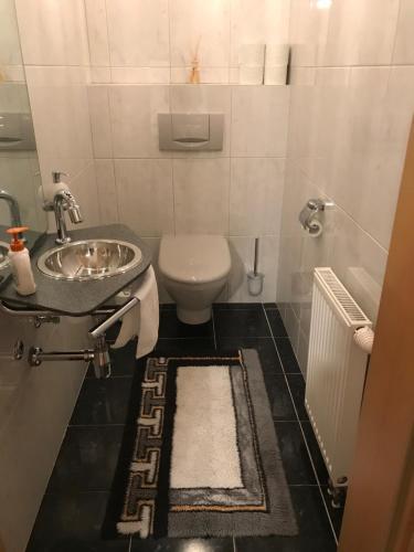 Ferienwohnung by Josef Lanzingerにあるバスルーム