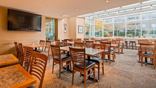 Posezení v ubytování Best Western PLUS Inner Harbour Hotel