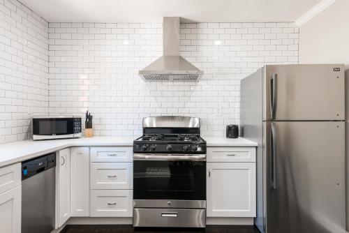 Kuchyň nebo kuchyňský kout v ubytování Stylish OneBedroom in Popular Virginia Highland
