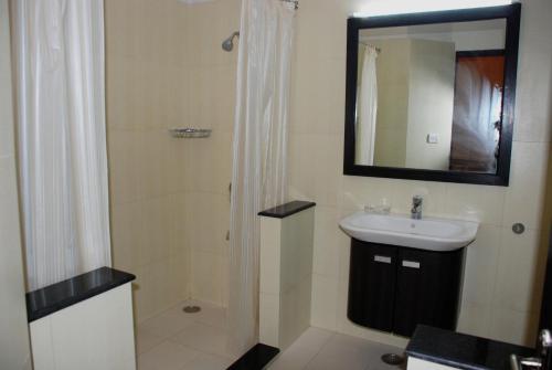 Kylpyhuone majoituspaikassa Alasia Hotel