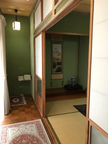 Fotografie z fotogalerie ubytování Nakaya House v destinaci Mijadžima