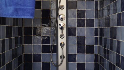 A bathroom at Agriturismo Sorgente di Luna
