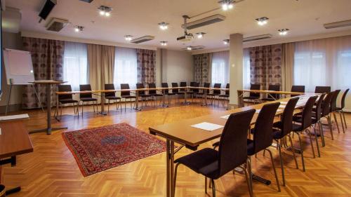 Espace de conférence ou salle de réunion dans l'établissement Best Western Strand Hotel