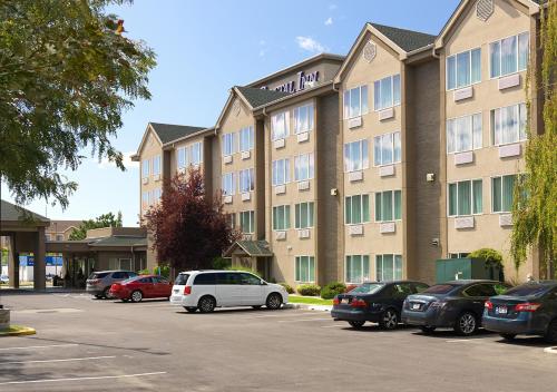 Crystal Inn Hotel & Suites - Salt Lake City Image