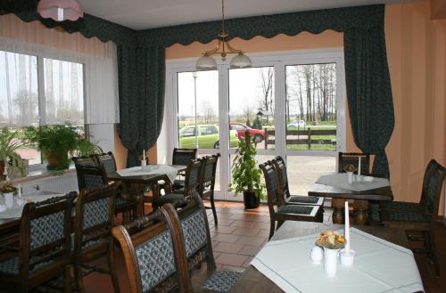 Posezení v ubytování Hotel "An der Warthe"