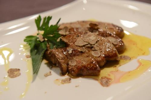 ホテルの敷地内または近くでの食事または食べ物
