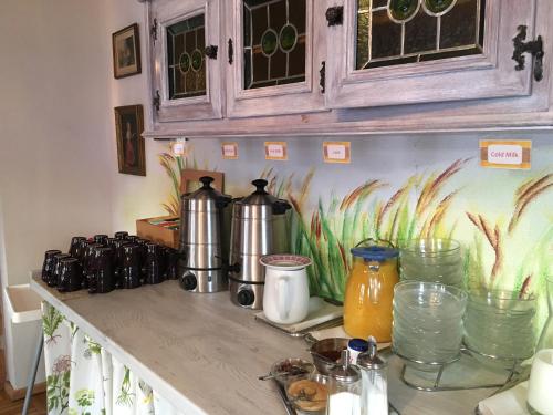 Hostel Weisses Rösslにあるコーヒーまたはお茶