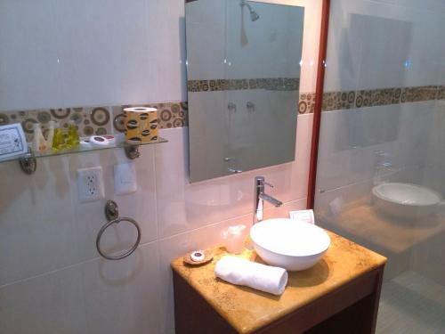 Bilik mandi di Casa de la iaia Hotel