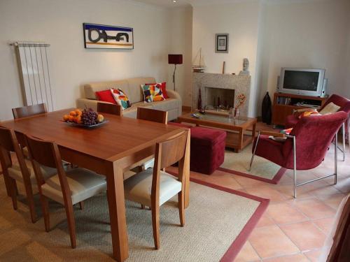 Imagen de la galería de Beach House, 50 meters from the sea, en São Pedro de Moel