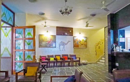 Zona de hol sau recepție la Hotel Rangoli