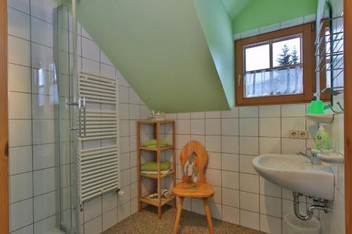 Kylpyhuone majoituspaikassa Gästehaus Berger