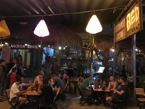 A restaurant or other place to eat at Nguyen Shack - Phong Nha Central Town 