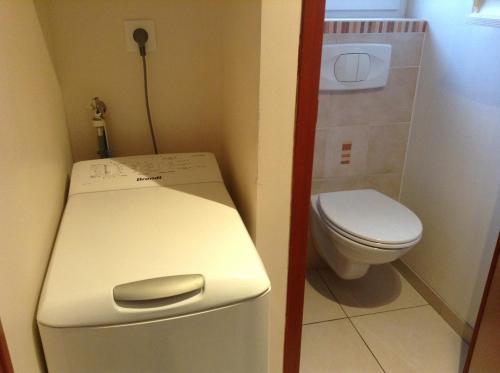 Bilik mandi di Villa Andernos
