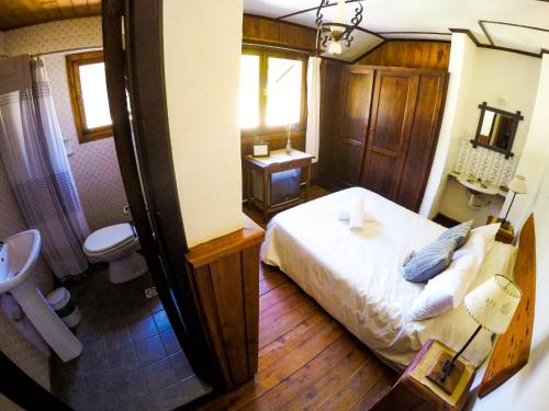 Un baño de Hosteria Las Cartas
