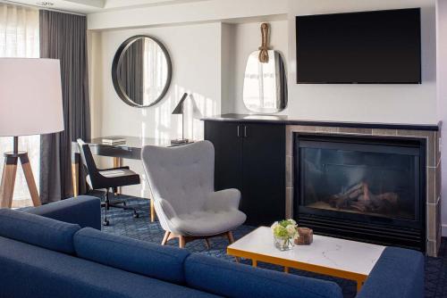 River's Edge Hotel Portland, Tapestry Collection by Hilton Image