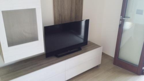 A television and/or entertainment centre at Villetta Torre Saracena
