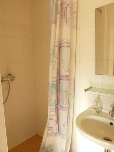 Bilik mandi di A&B Bungalovy