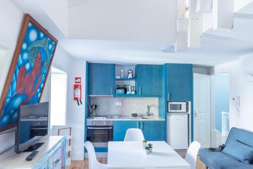 
A kitchen or kitchenette at FeelCoimbra Castelo Boutique Apartments
