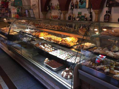 Mad på pensionatet eller i nærheden