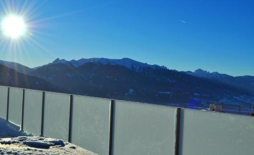 Ein allgemeiner Bergblick oder ein Berglick von des Hotels aus