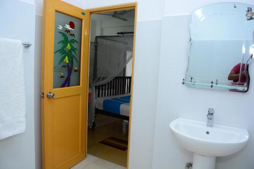 Bathroom sa Kabalana Design House Villa