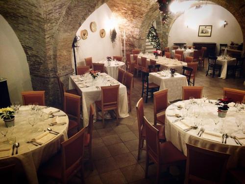 Restoranas ar kita vieta pavalgyti apgyvendinimo įstaigoje Palazzo De Fabritiis
