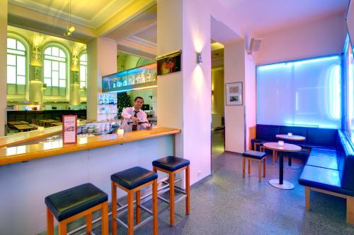 Lounge nebo bar v ubytování Theatrino Hotel