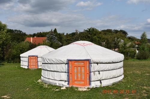 Φωτογραφία από το άλμπουμ του Bakonyi Camping σε Zirc